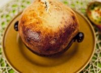 Мясо в горшочках с картошкой и грибами