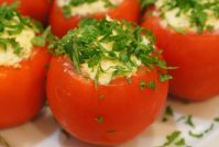Вкусные помидоры фаршированные яйцами