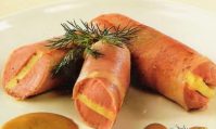 Сосиски в микроволновке с пивом и сыром