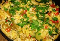 Соте из овощей с рисом, кокосовым молоком и кешью