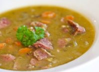 Вкусный гороховый суп для выходного дня